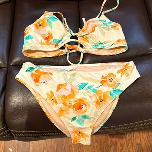 Cupshe Bikini Cherry Design in EUC.